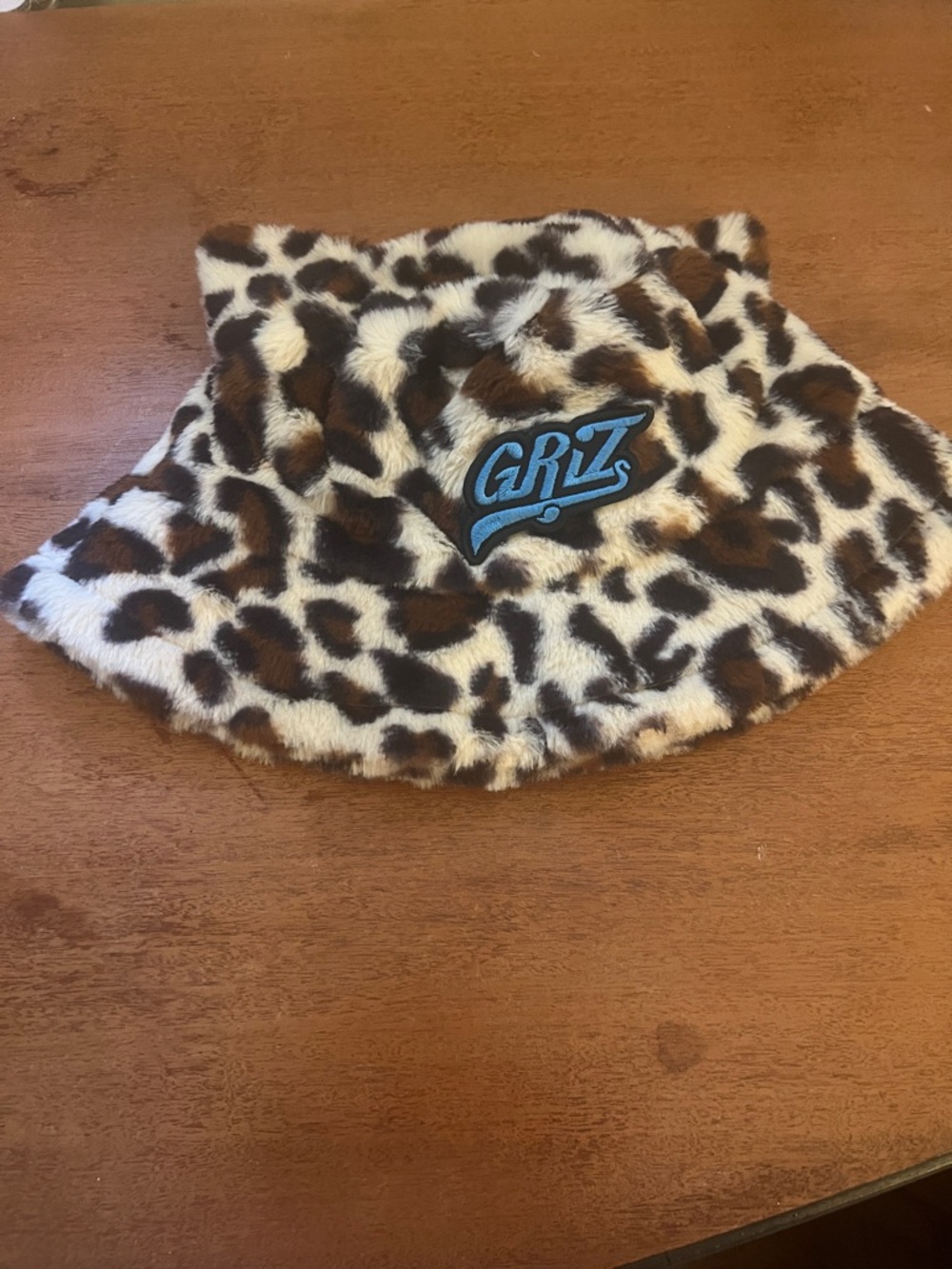 GRiZ Faux Fur Leopard Bucket Hat - Brown & White